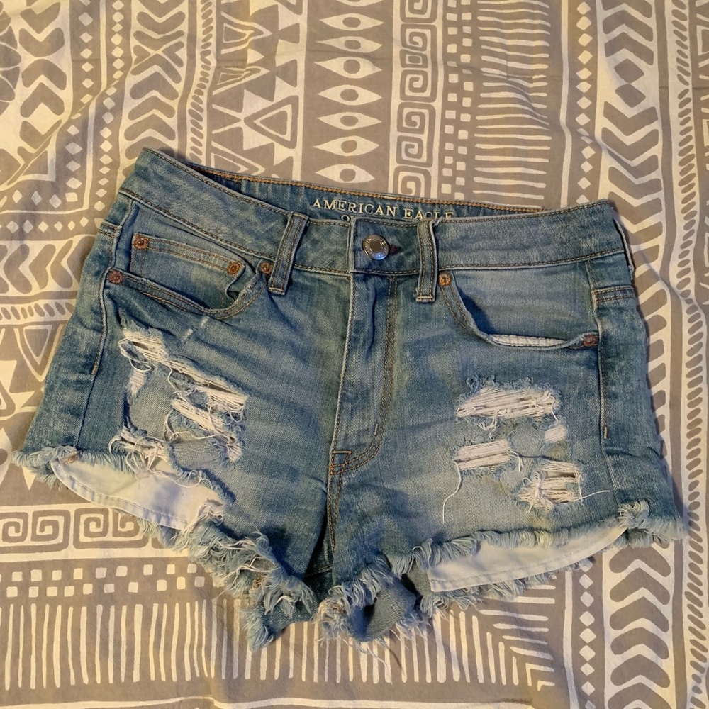 American Eagle high-rise distresses shorts